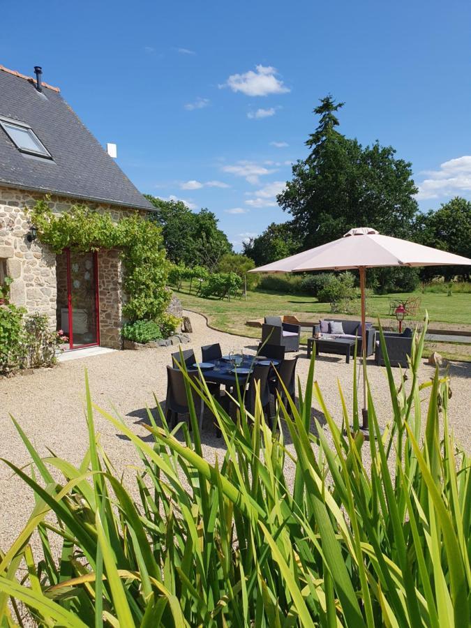Le Domaine De La Petite Chevre Villa Ploumagoar Eksteriør billede